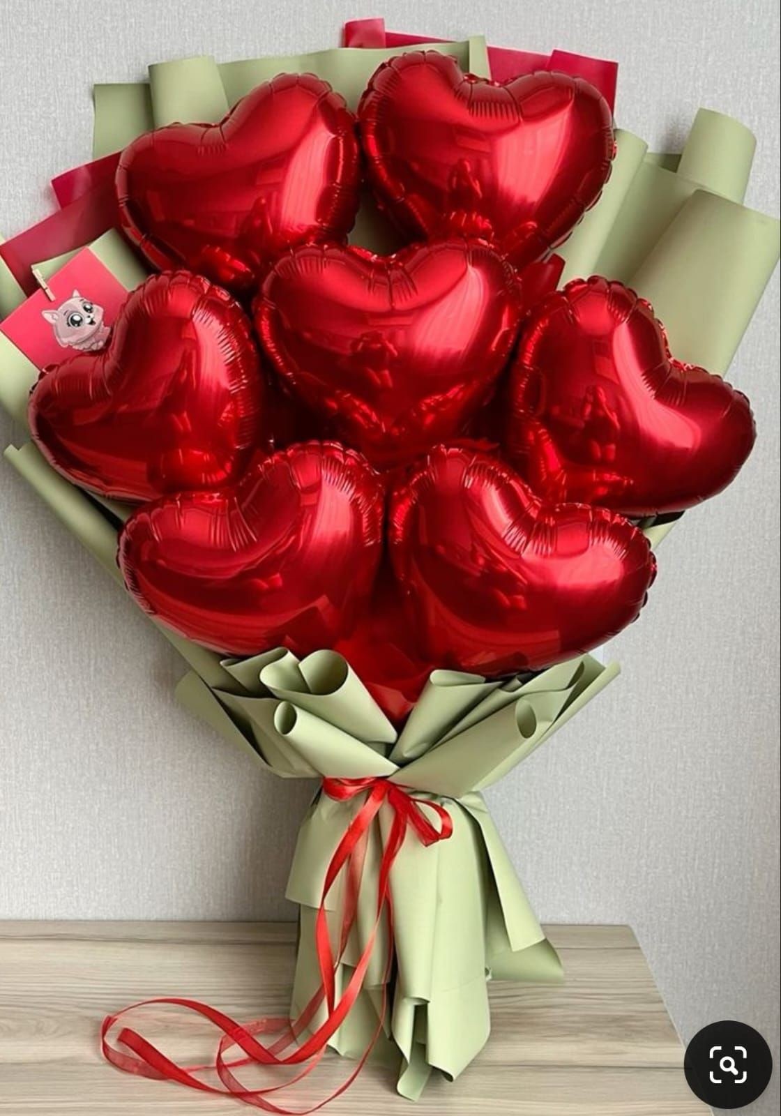 Red Heart Baloon Bouquet